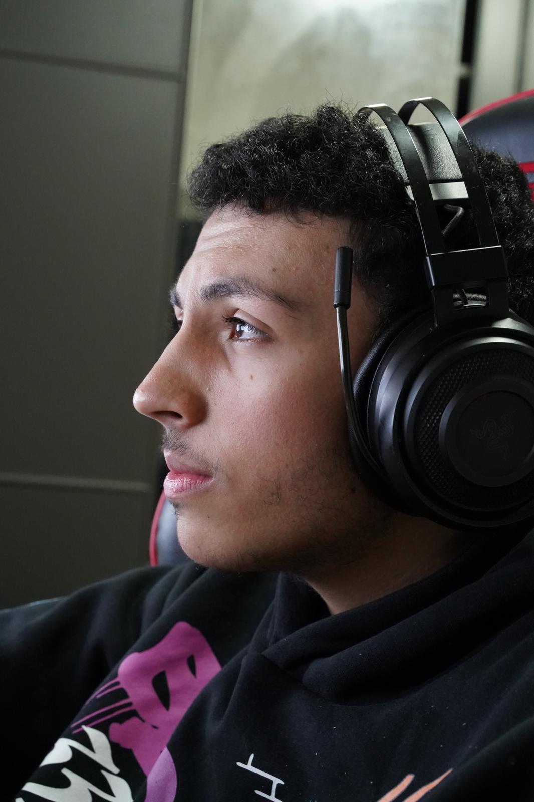 יקיר בן סימון - מעצב גרפי ובונה אתרים